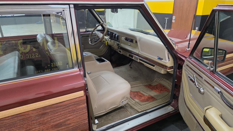 1984 Jeep Grand Wagoneer 46