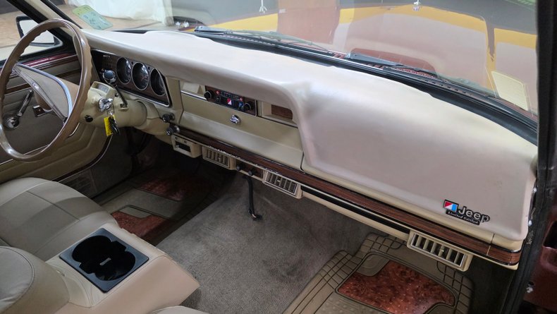 1984 Jeep Grand Wagoneer 52
