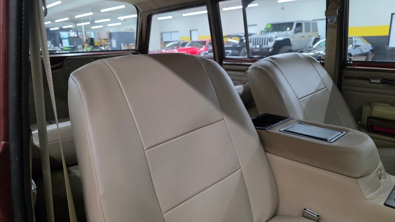 1984 Jeep Grand Wagoneer 51