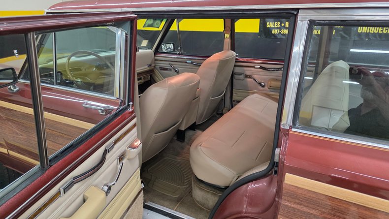 1984 Jeep Grand Wagoneer 58