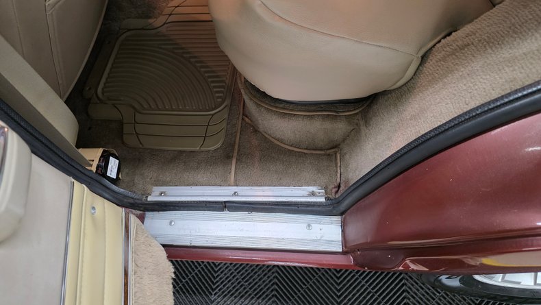 1984 Jeep Grand Wagoneer 59
