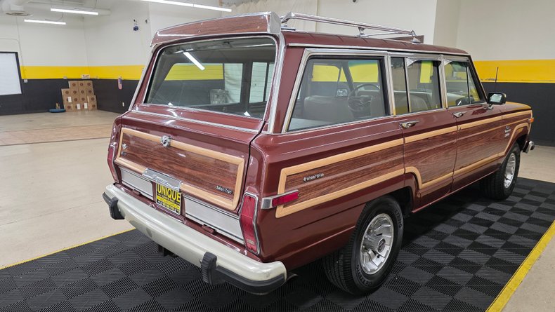 1984 Jeep Grand Wagoneer 4
