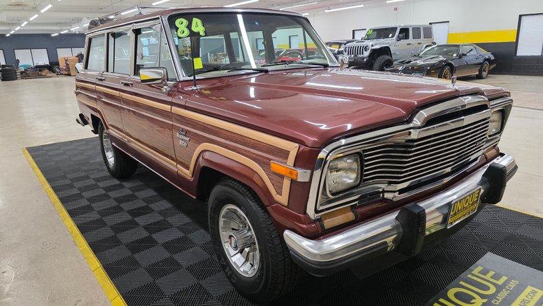 1984 Jeep Grand Wagoneer 3