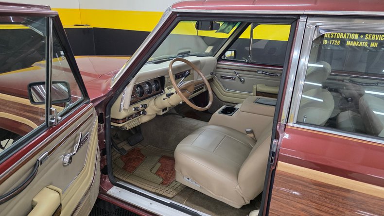 1984 Jeep Grand Wagoneer 8