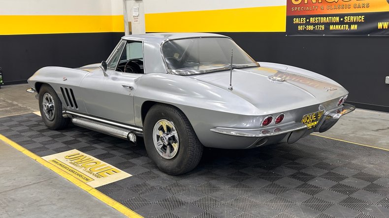 1965 Chevrolet Corvette 4