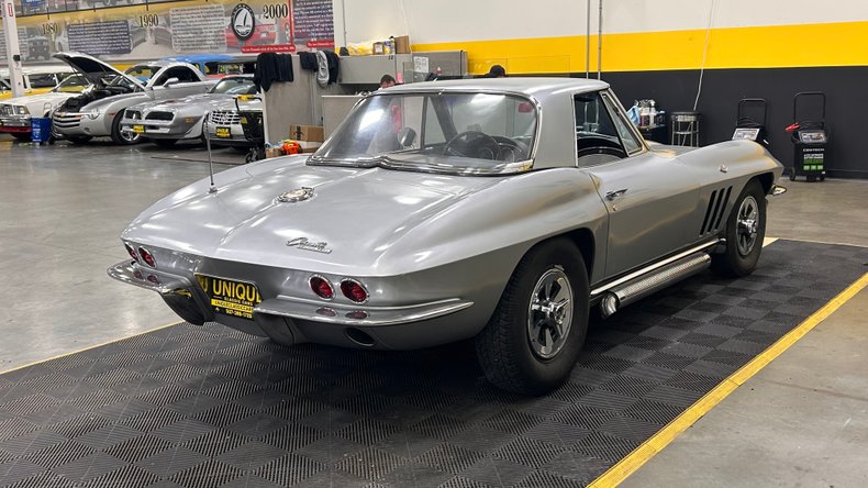 1965 Chevrolet Corvette 3