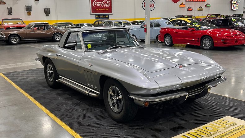 1965 Chevrolet Corvette 2