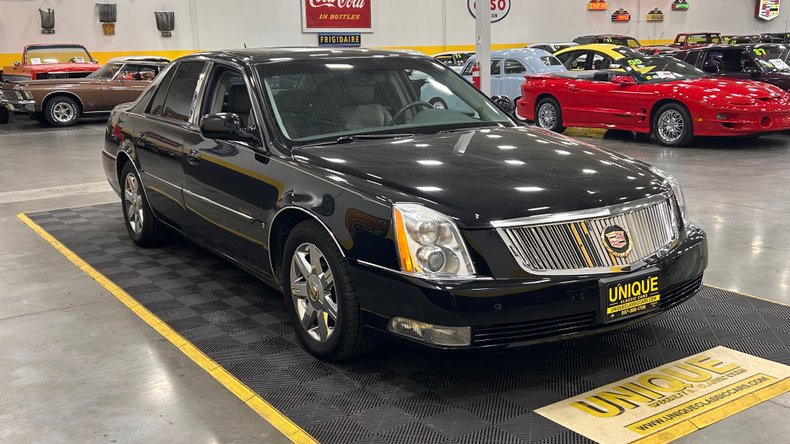 2006 Cadillac DTS Luxury 2