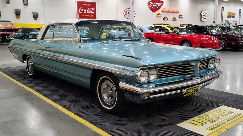 1962 Pontiac Bonneville 2
