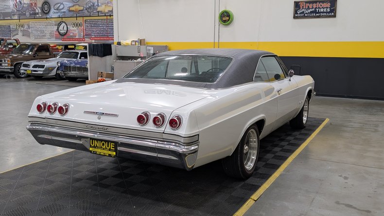 1965 Chevrolet Impala 3