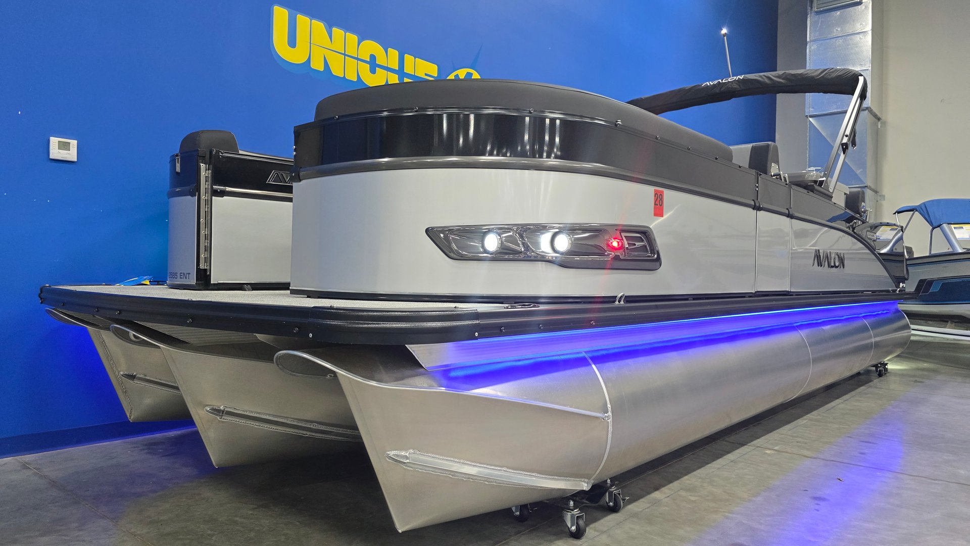 For Sale 2026 Avalon Catalina 2585 Entertainer Platinum Edition