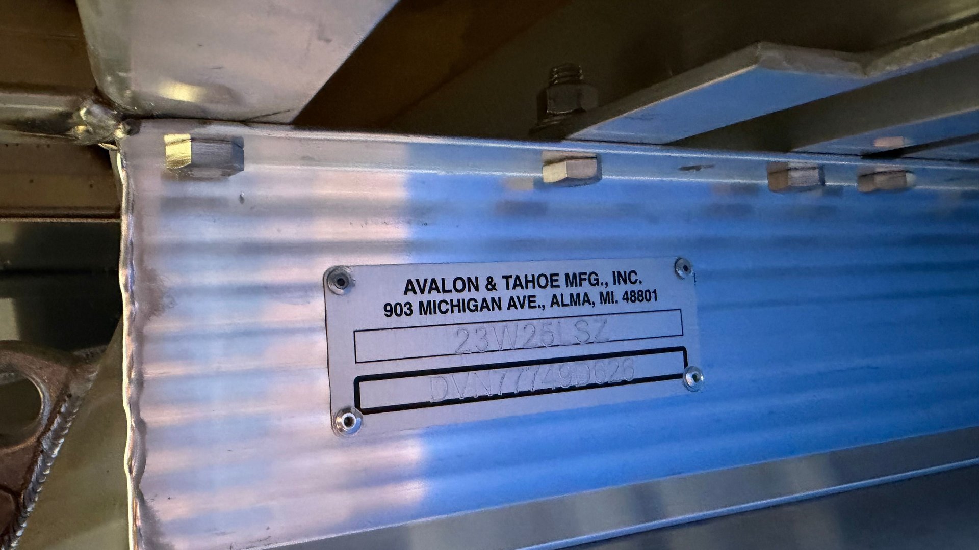 For Sale 2026 Avalon LSZ 2385 VRB Tri Toon