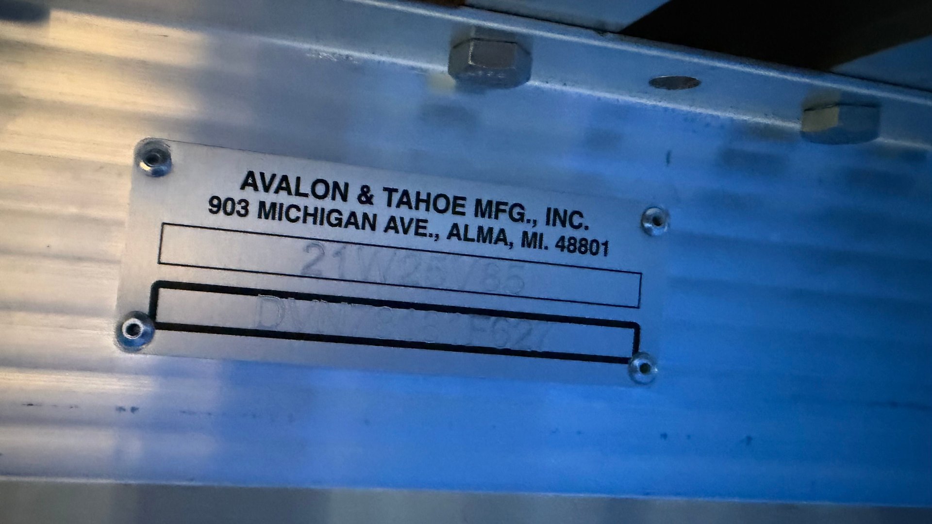 For Sale 2027 Avalon Venture 2185 Rear Fish