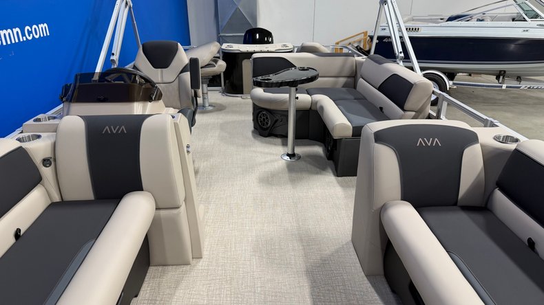 For Sale 2027 Avalon Venture 2185 Rear Fish