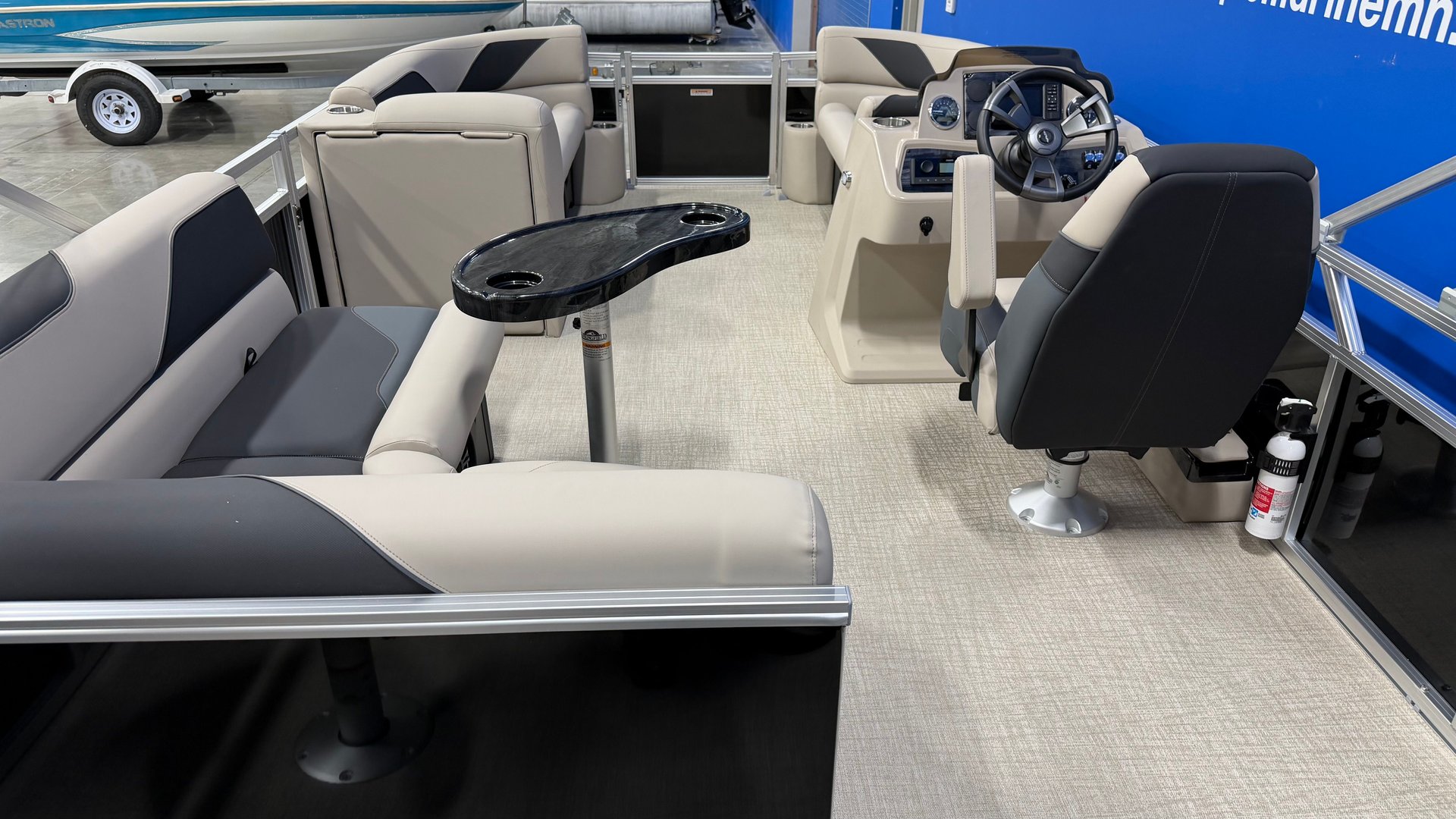 For Sale 2027 Avalon Venture 2185 Rear Fish