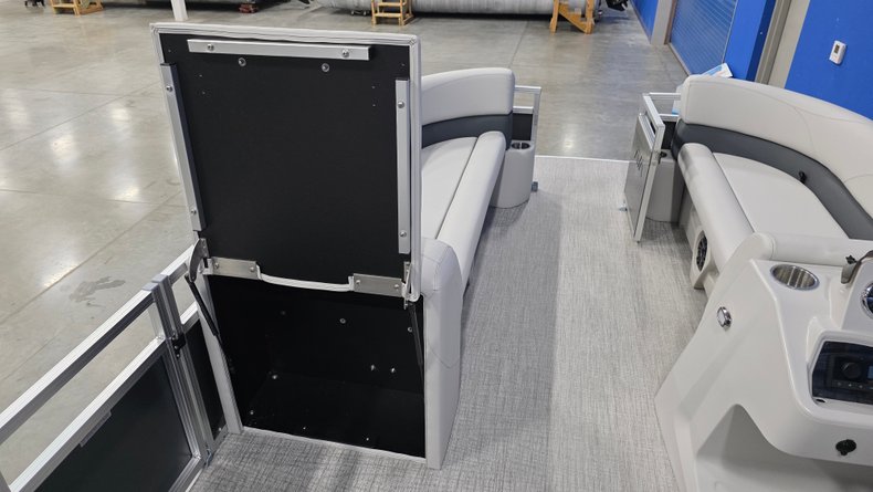 For Sale 2027 Avalon VLS QUAD LOUNGER