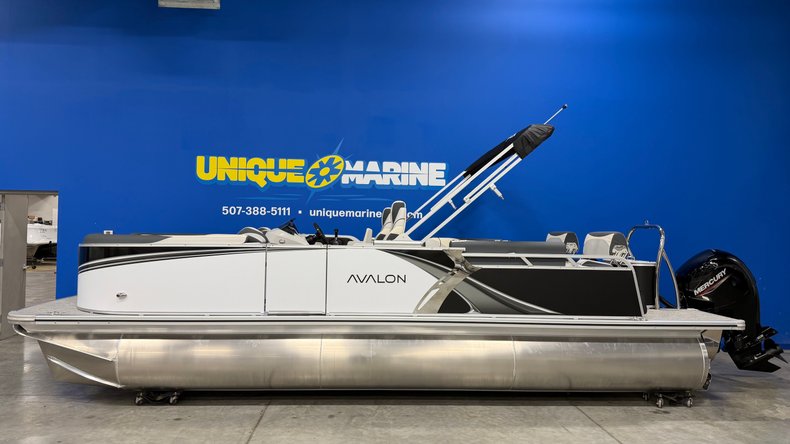 For Sale 2027 Avalon LSZ 2385 QUad Lounger Shift