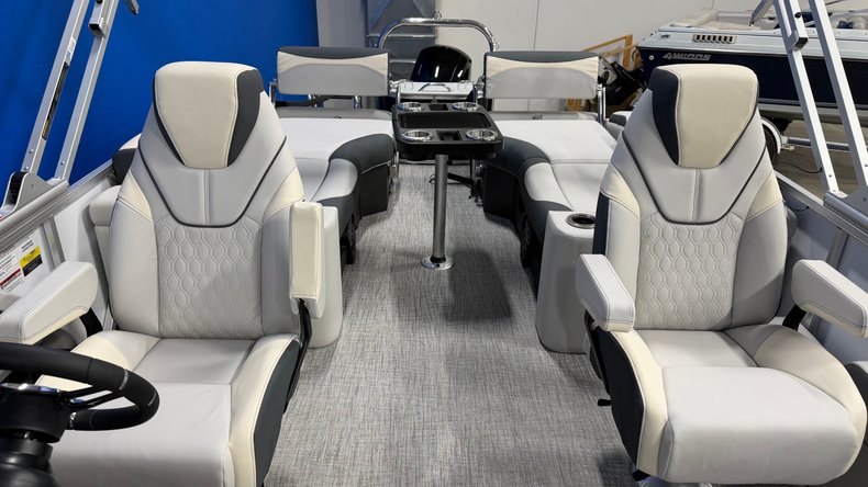 For Sale 2027 Avalon LSZ 2385 QUad Lounger Shift