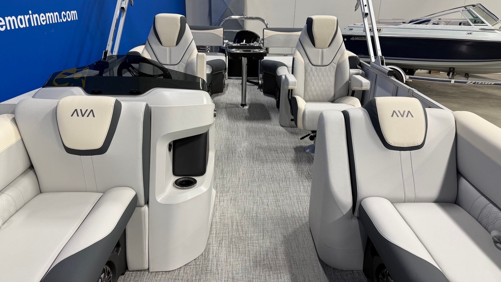 For Sale 2027 Avalon LSZ 2385 QUad Lounger Shift