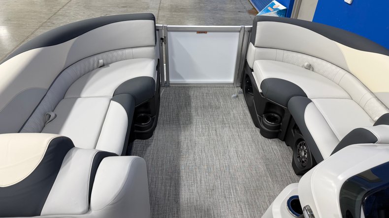 For Sale 2027 Avalon LSZ 2385 QUad Lounger Shift