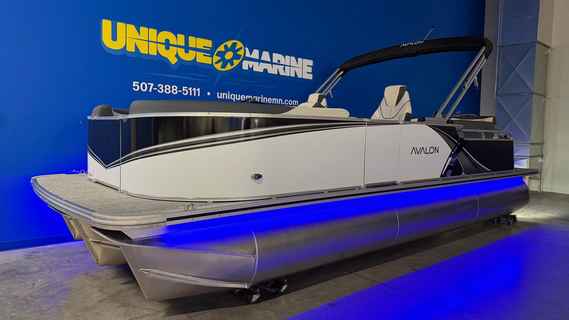 For Sale 2027 Avalon LSZ 2385 QUad Lounger Shift