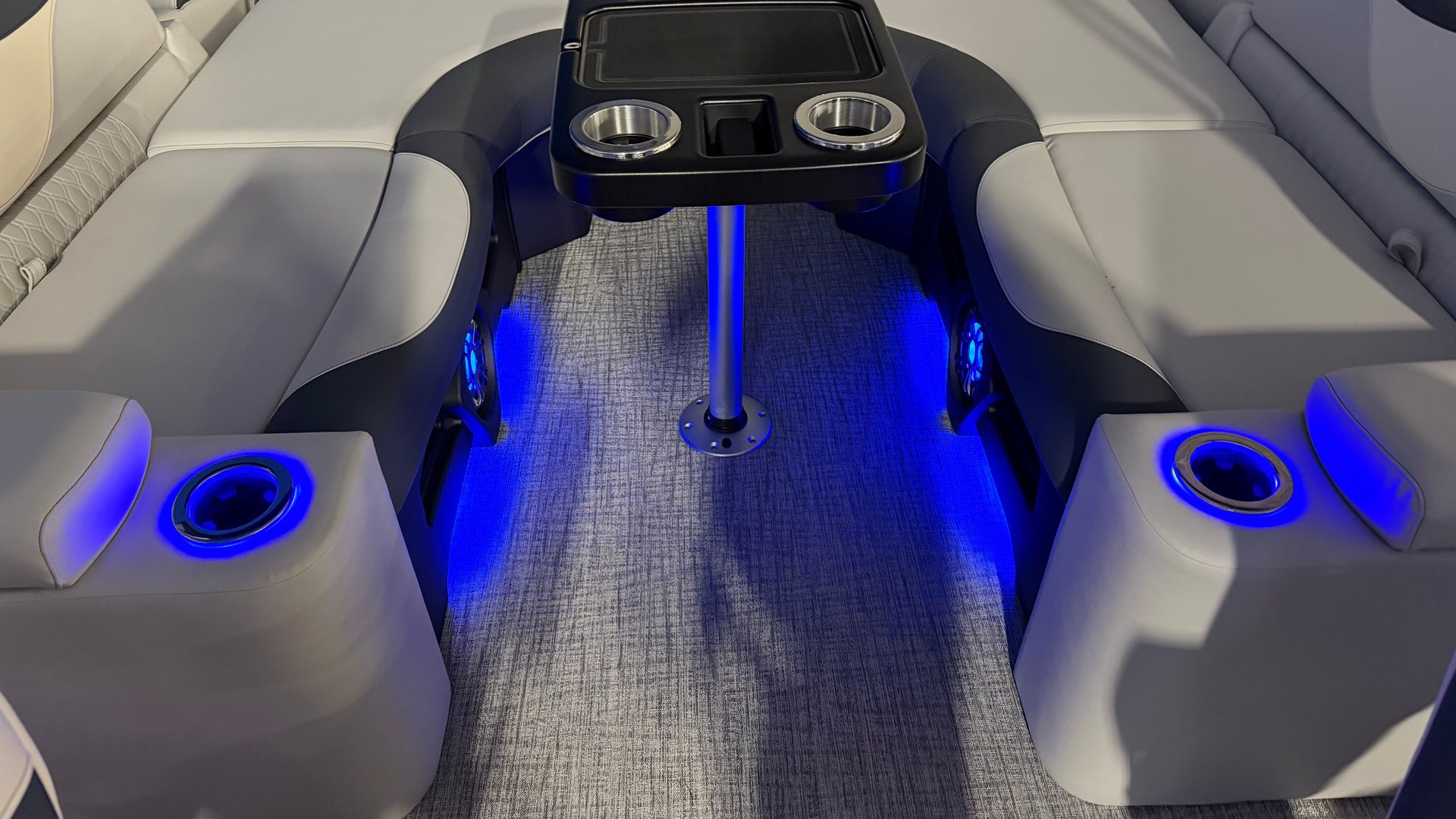 For Sale 2027 Avalon LSZ 2385 QUad Lounger Shift