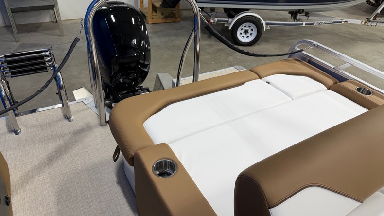 For Sale 2027 Avalon Venture 2185 VRB