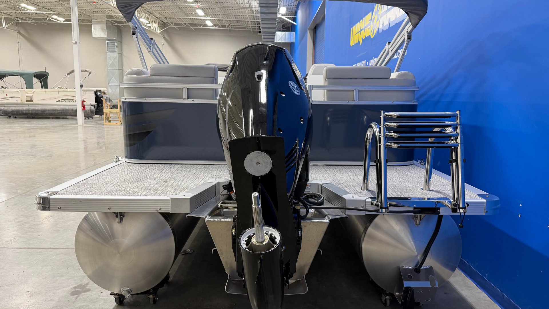 For Sale 2027 Avalon VLS 2380 Quad Lounger