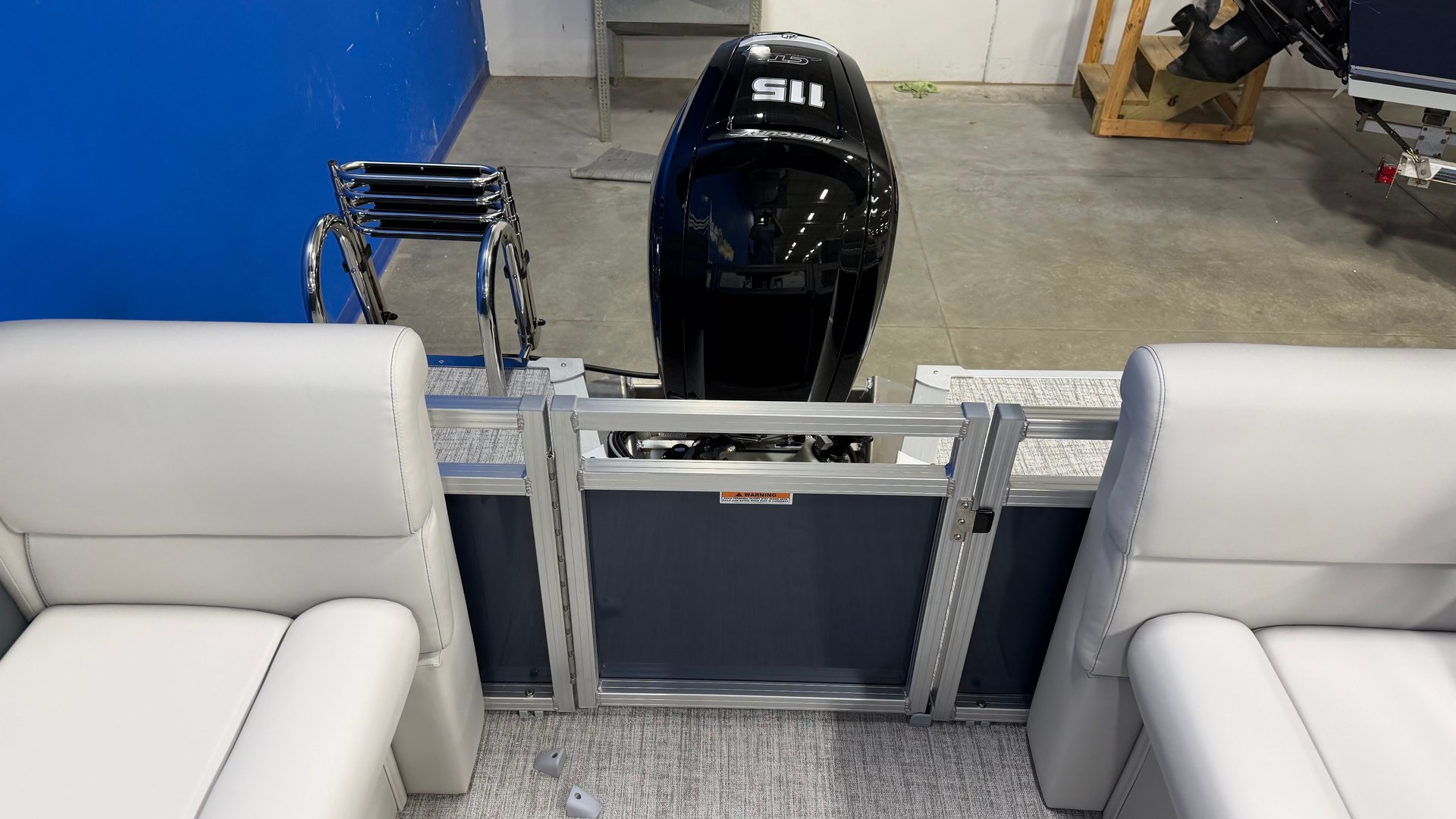 For Sale 2027 Avalon VLS 2380 Quad Lounger