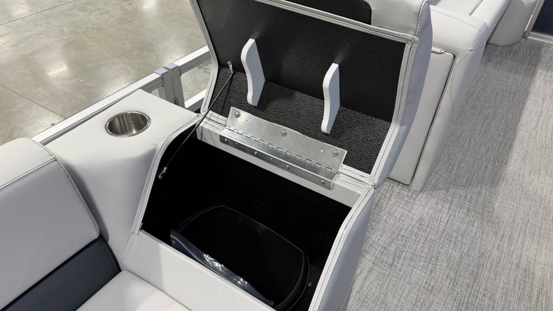 For Sale 2027 Avalon VLS 2380 Quad Lounger