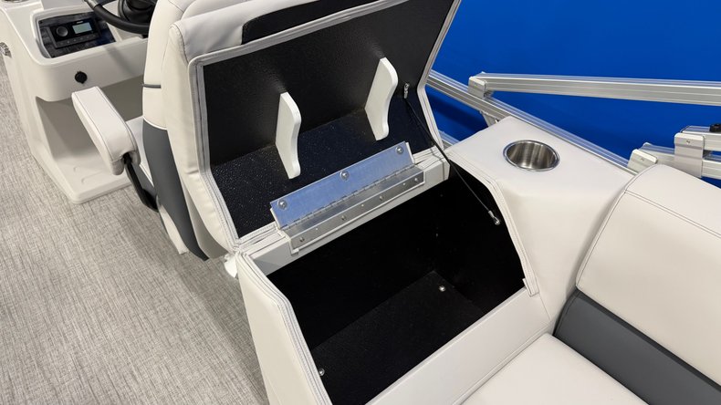 For Sale 2027 Avalon VLS 2380 Quad Lounger