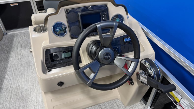 For Sale 2027 Avalon VLS 1980 Quad Lounger