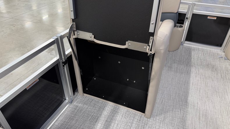 For Sale 2027 Avalon VLS 1980 Quad Lounger