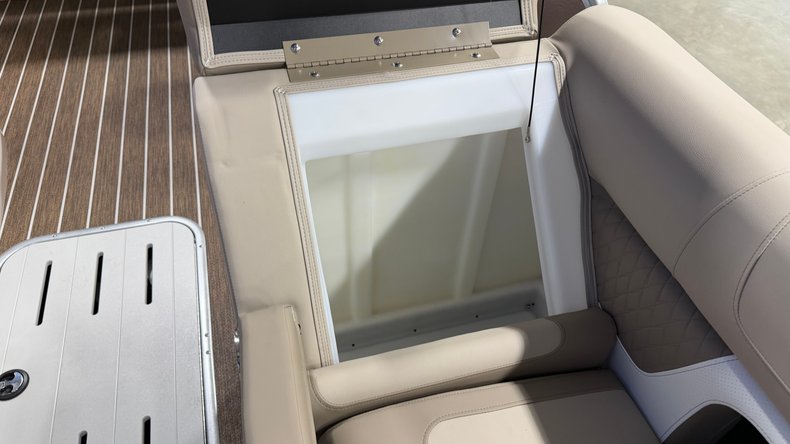 For Sale 2027 Premier Solaris 230 RL-CL