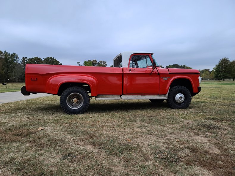 1969 Dodge W300 | Maple Brothers Auctions