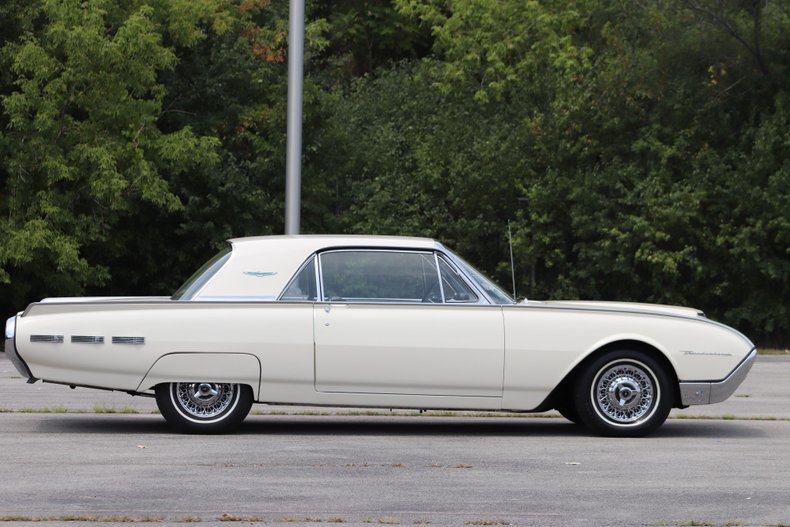 1962 ford thunderbird