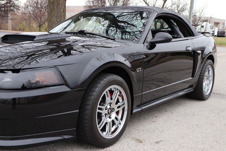2002 ford mustang
