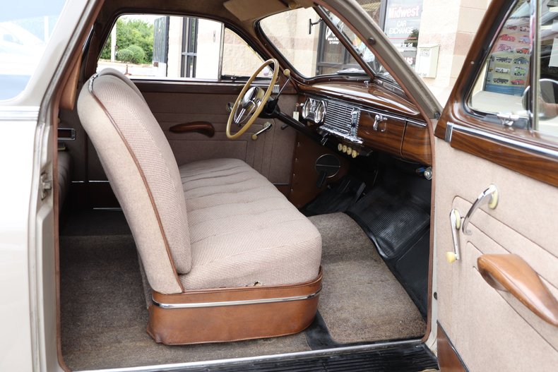 1949 packard deluxe eight club sedan