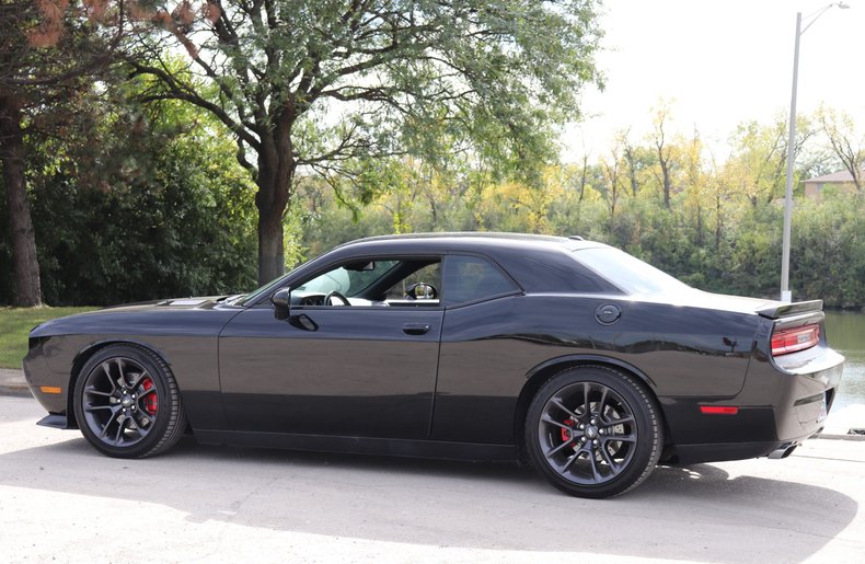 2014 Dodge Challenger | Midwest Car Exchange