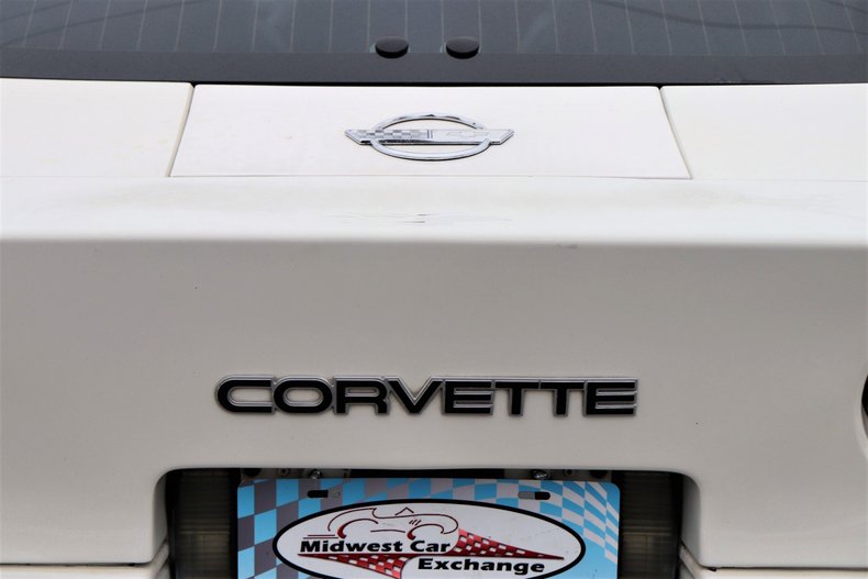1988 chevrolet corvette anniversary edition