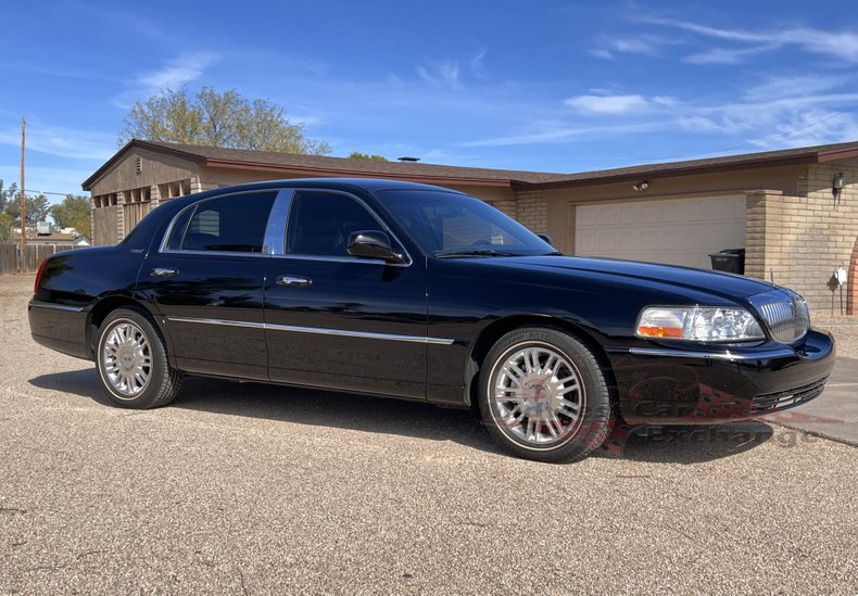 2011 lincoln town car signature series