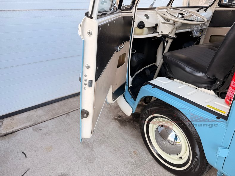 1973 volkswagen type 2 6 door bus