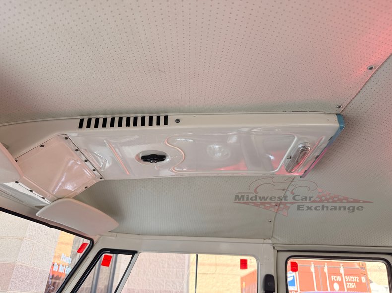 1973 volkswagen type 2 6 door bus