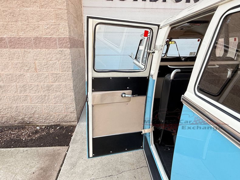 1973 volkswagen type 2 6 door bus