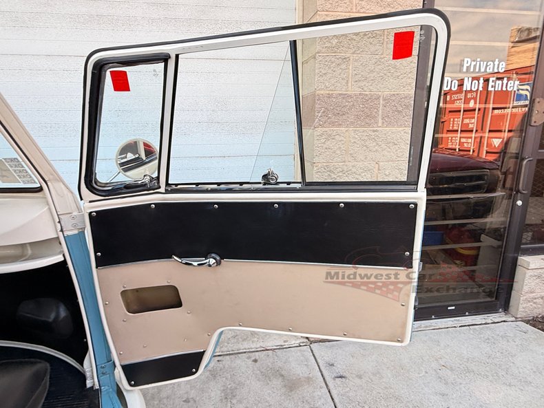 1973 volkswagen type 2 6 door bus