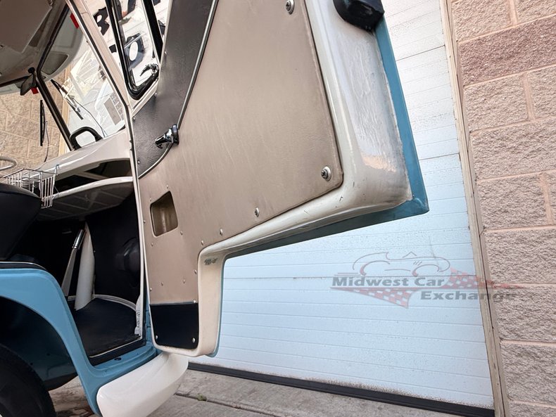 1973 volkswagen type 2 6 door bus