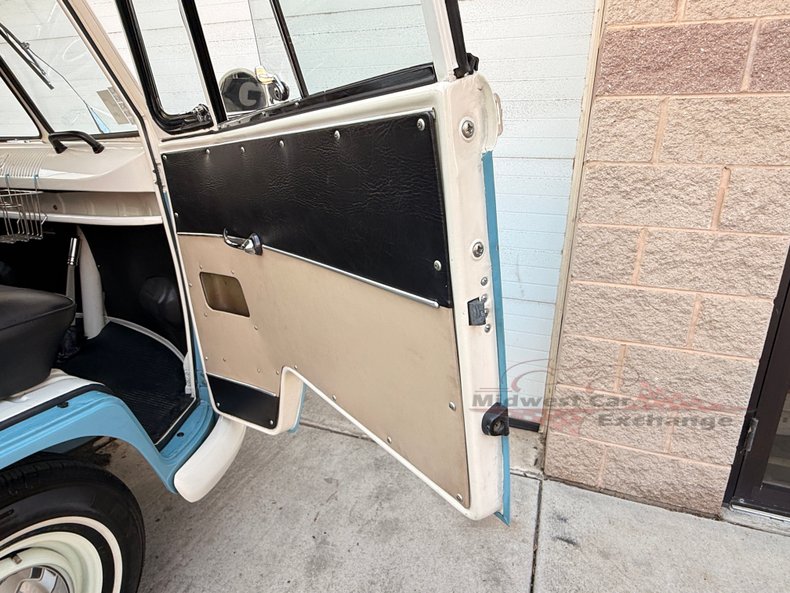 1973 volkswagen type 2 6 door bus