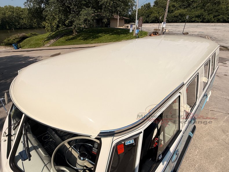 1973 volkswagen type 2 6 door bus