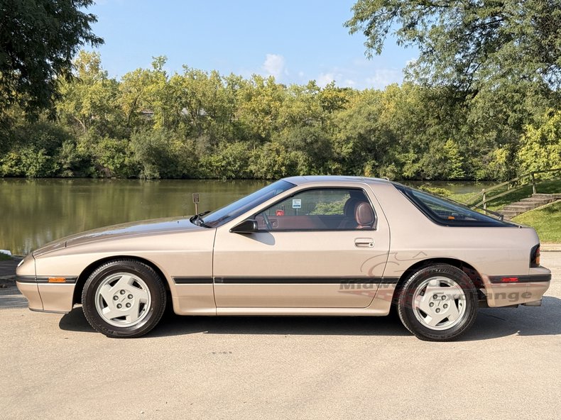 1986 Mazda RX-7 | Midwest Car Exchange