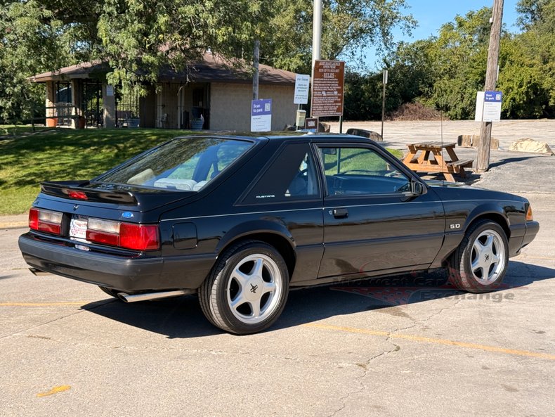 1990 ford mustang lx